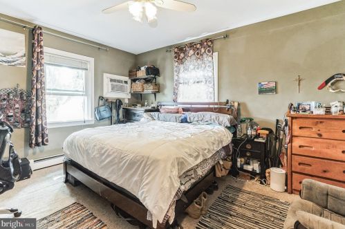 325 Brighton Ter, Holmes PA  19043-1010 exterior