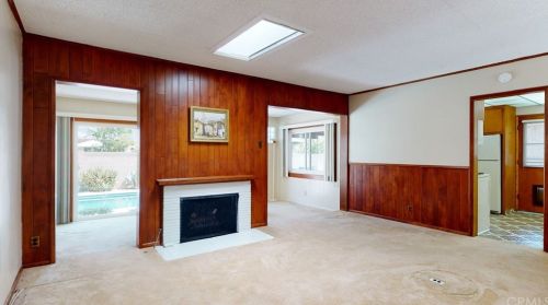 6137 Peabody St, Long Beach, CA 90808-2824