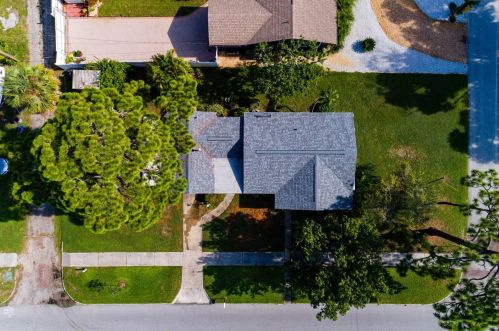 5933 15th Ave, Saint Petersburg FL  33707-3305 exterior