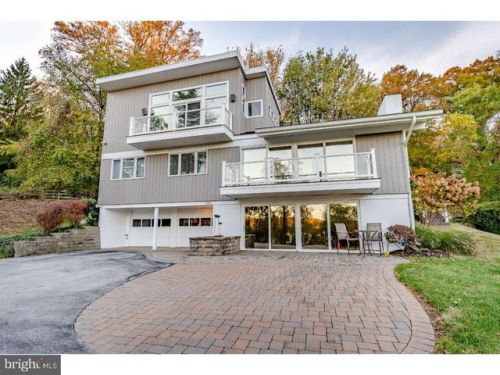1242 County Line Rd, Wayne, PA 19087-4610