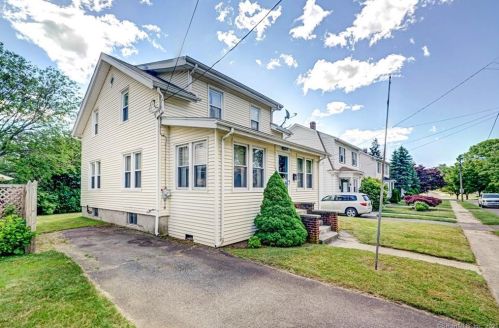 38 Rivercliff Dr, Milford, CT 06460-5018
