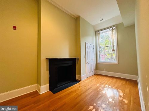 325 12th St, Philadelphia, PA 19107-1206