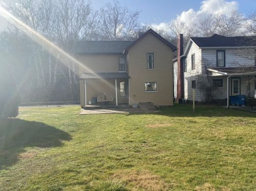 2015 Pennsylvania Ave, New Castle, PA 16101-5358