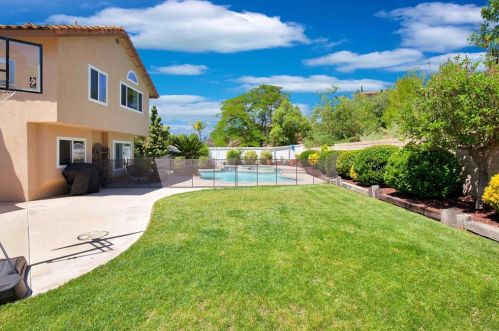 39810 Amberley Cir, Temecula CA  92591-7007 exterior