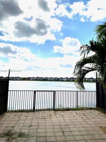 9116 158th St, Hialeah FL  33018-1944 exterior