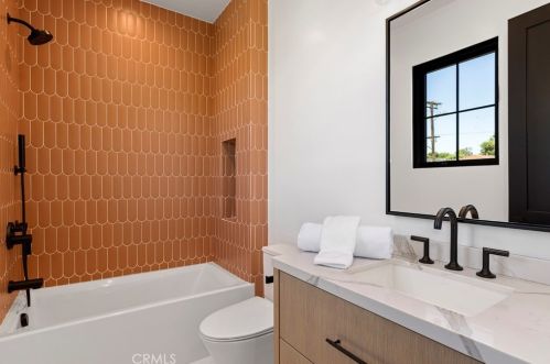 4955 Haskell Ave, Van Nuys CA  91436-1674 exterior