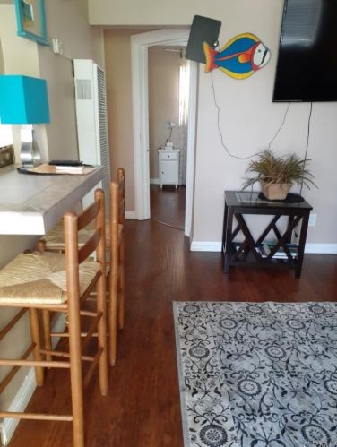 1214 Hellman St, Long Beach, CA 90813-4979