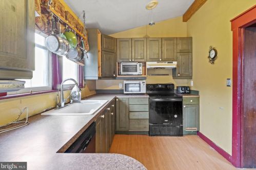 427 Columbia Ave, Lansdale PA 19446-3505 exterior