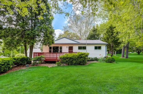 5445 Williams Cir, Waukesha, WI 53146-4519