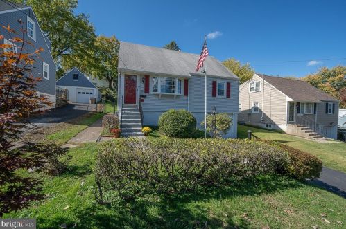 28 Delmont Rd, Newtown Square, PA 19073-4308