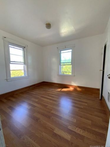 663 Capitol Ave, Bridgeport CT  06606-5202 exterior