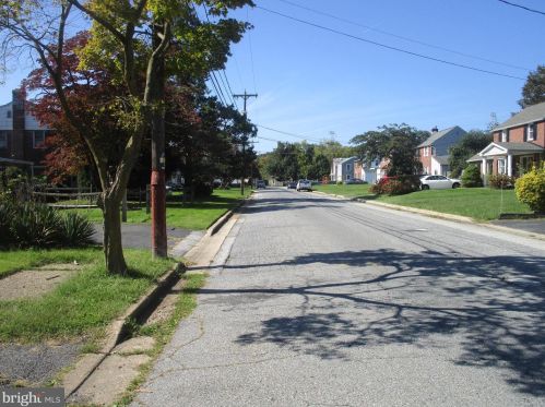 302 Taylor Rd, Wilmington, DE 19804-1032