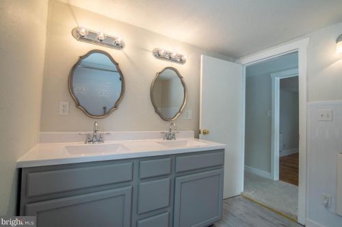 1580 Trolley Rd, Hanover PA  17331-6824 exterior