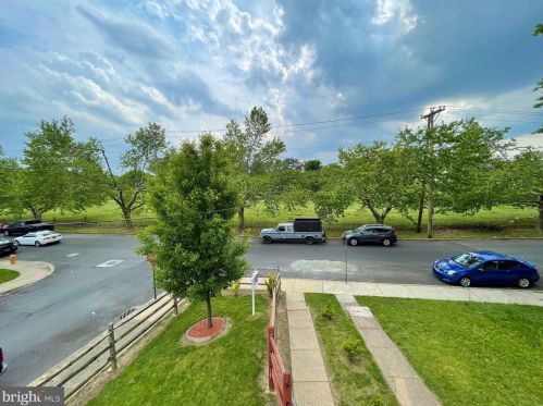 441 Eastlawn Ave, Wilmington, DE 19802-2823