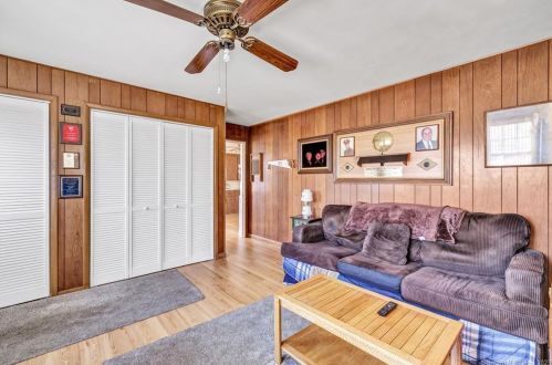 186 Margherita Lawn, Stratford CT  06615-7546 exterior