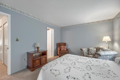 49 Matthews Ln, Washingtonville NY  10992-1202 exterior