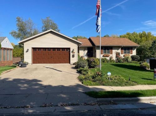 418 Merrimac St, Dodgeville, WI 53533-1524