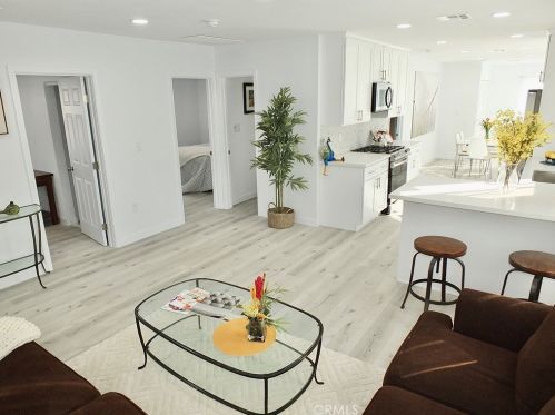 6820 Motz St, Paramount CA  90723-4741 exterior