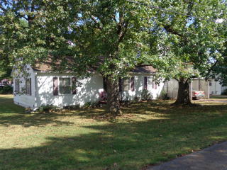 107 Jean St, Paris, TN 38242-4414