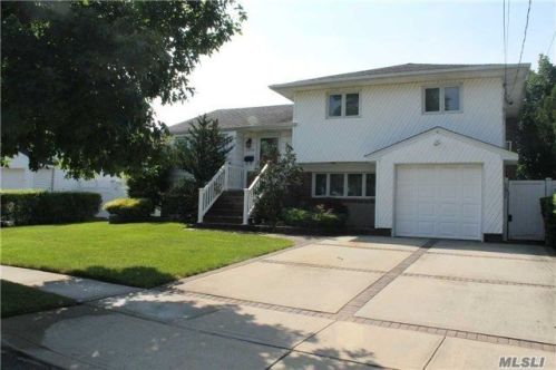 2488 Army Pl, North Bellmore, NY 11710-4807