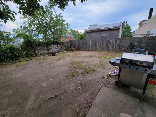 82 Lynch St, Providence RI  02908-5106 exterior