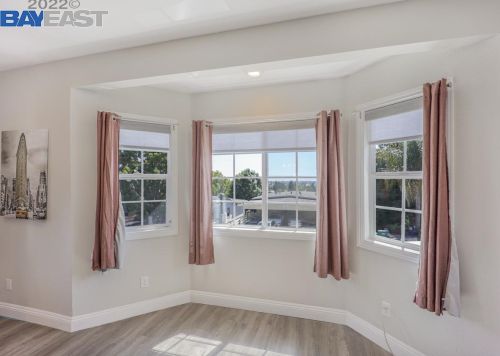 24494 Leona Dr, Hayward CA  94542-1010 exterior