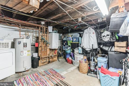 325 Brighton Ter, Holmes PA  19043-1010 exterior