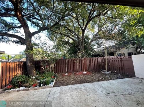 9667 15 Ct, Hollywood FL 33024-4429 exterior