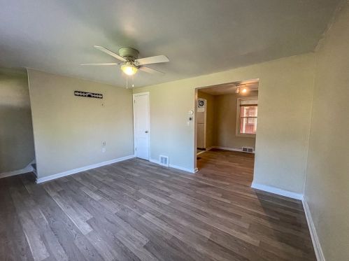 200 Larkspur St, Whitaker PA  15120-2208 exterior