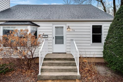 869 11th St, Faribault, MN 55021-6858