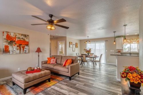 921 Cayuga Dr, Pueblo, CO 81007-1919