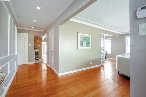 1395 Vistagrand Dr, San Leandro, CA 94577-6828