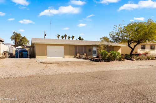 370 Corvair Dr, Lake Havasu City AZ  86406-7074 exterior