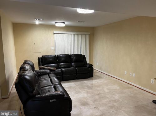 8354 Jovin Cir, Springfield VA  22153-4009 exterior