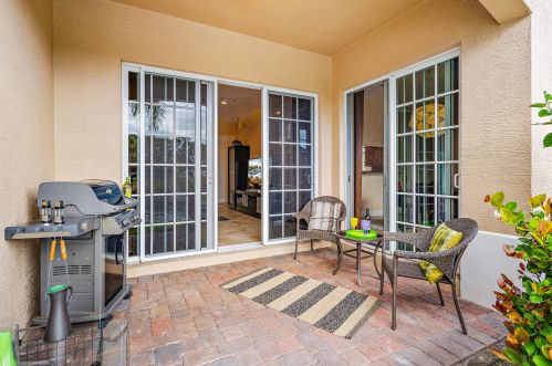 4517 Artesa Way, West Palm Beach FL  33418-6790 exterior