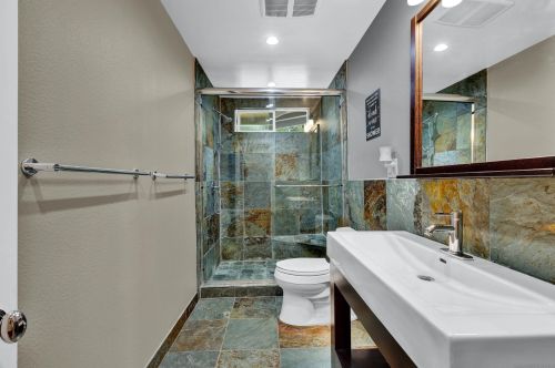 2855 Victoria Dr, Alpine CA  91901-3669 exterior