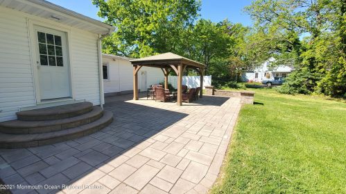 7 Bedle Rd, Hazlet NJ  07730-1209 exterior