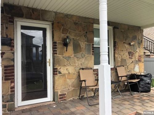 266 9th St, Palisades Park, NJ 07650-2026