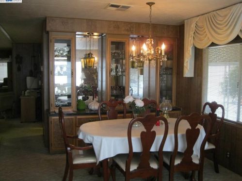 29425 New Hampshire Way, Hayward CA  94544-6459 exterior