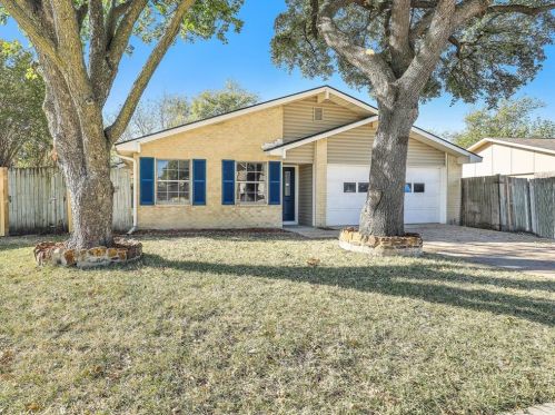 2030 Victoria Rd, Carrollton, TX 75007-3120