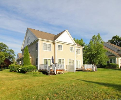 52 Carnoustie Cir, Bloomfield CT  06002-2381 exterior
