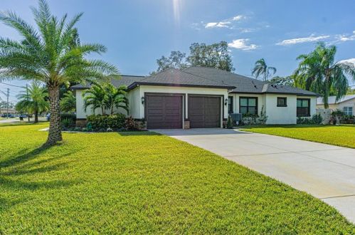 2438 28th St, Saint Petersburg, FL 33712-3444