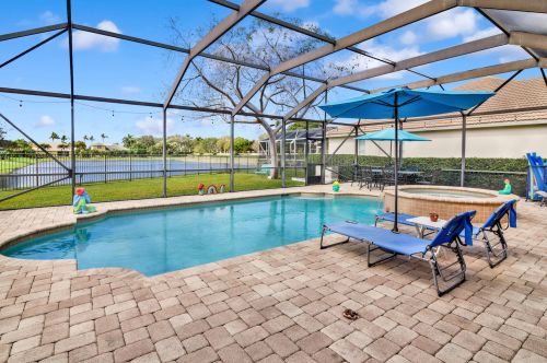7219 Serrano Ter, Delray Beach FL  33446-2200 exterior