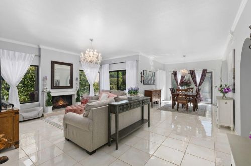 48127 Calle Seranas, La Quinta CA  92253-2205 exterior