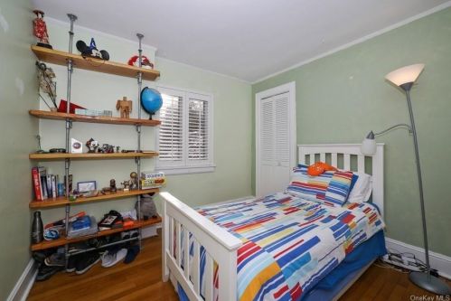 1187 Post Rd, Scarsdale NY  10583-2023 exterior