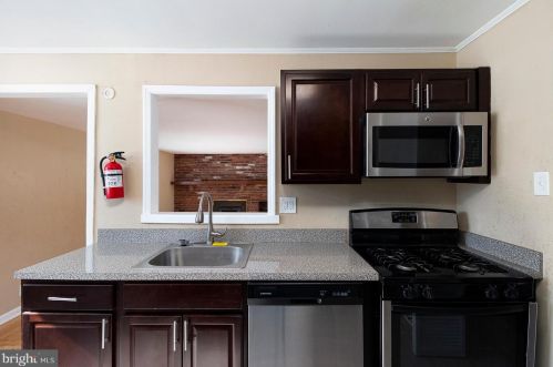 605 Washington Ave, West Deptford NJ  08096-3547 exterior