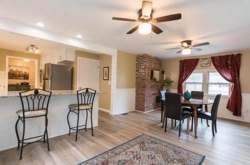 135 Brookside Dr, North Kingstown RI  02852-2005 exterior