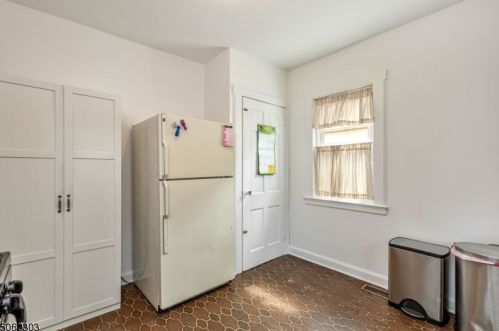 122 Hawthorne St, Roselle Park NJ  07204-1813 exterior