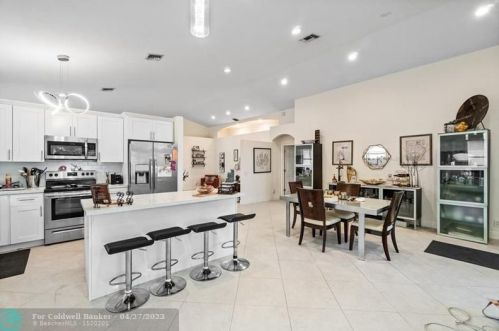 9796 Lemonwood Dr, Boynton Beach FL  33437-5452 exterior