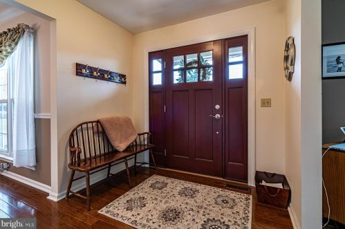 135 Norfolk Ct, Souderton, PA 18964-2229
